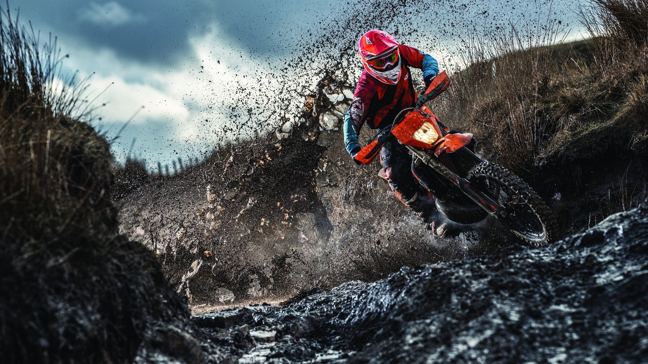 库里接受挑战在一分钟内投中十球，库里连续投进105记三分